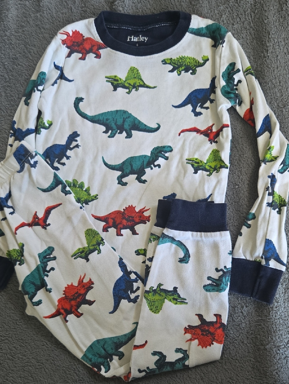 Sz 6 Hatley Navy-Trim White Kids Dinosaur Pajama Set with Multicolor Dino Prints